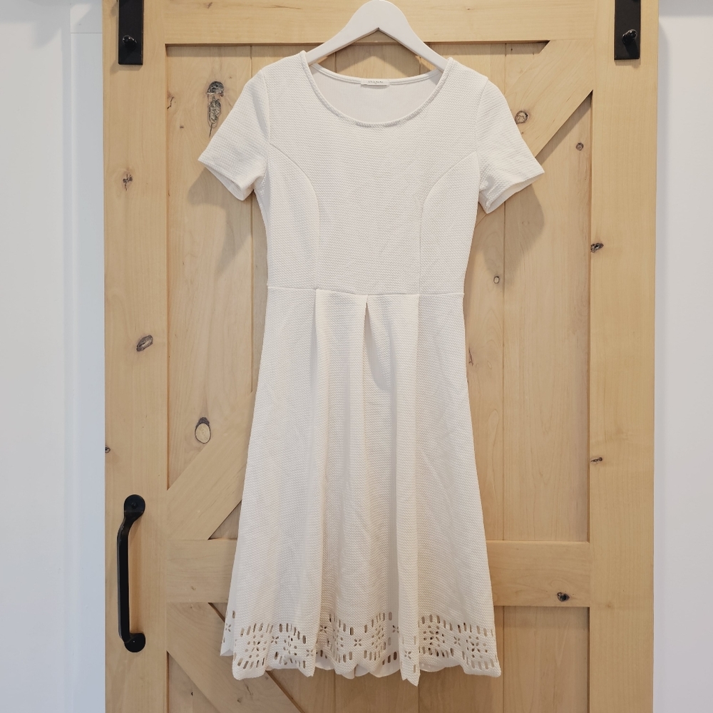 Ivory Cutout-Hem lace A-Line Dress sz Small